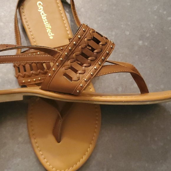 Sandals - Picture 4 of 4